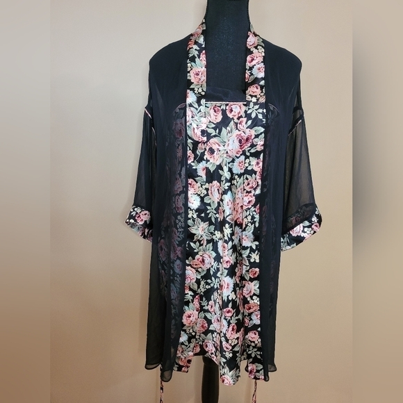 VINTAGE PATRICIA LINGERIE Short Peignoir Nightgown and Robe Set - Picture 3 of 16